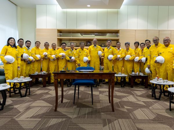 Telekom Malaysia and Petronas launch private 5G at LNG Complex