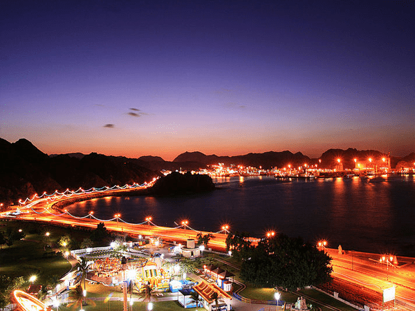 Oman pushes back awarding third mobile licence